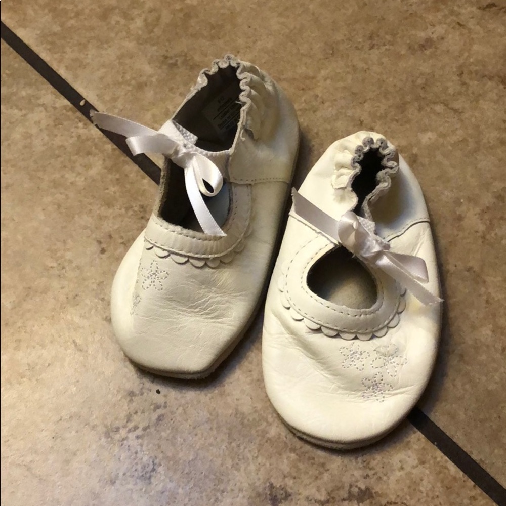 Robeez baby shoes size 6-12M